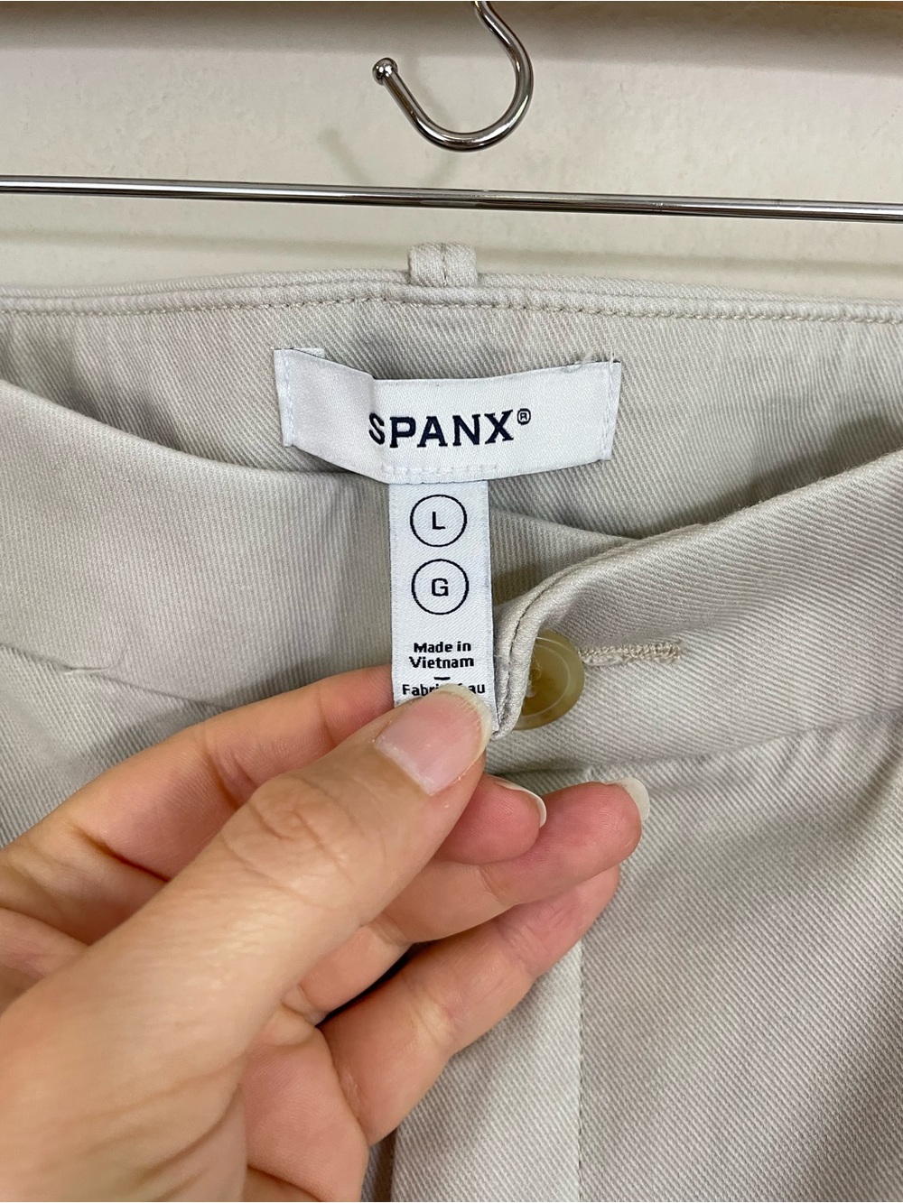 SPANXsupersmooth® Stretch Twill
Cropped Wide Leg Pant in Bone Size Large - Picture 4 of 9